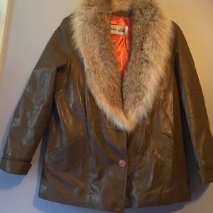 Dead Stock Vintage Jordan Keith Leather Silver Fox Fur Collar